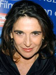 Attrice, cantante, autrice, regista, artista di palcoscenico. Lina Sastri Biografia Storia E Vita Biografieonline