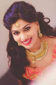 Vibrant Engagement In Bangalore With A Splash Of Pink Engagement Hairstyles Bridal Hair Pictures Indian Hairstyles