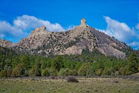 Hotels, things to do, restaurants File Colorado Chimney Rock 44966491745 Jpg Wikimedia Commons
