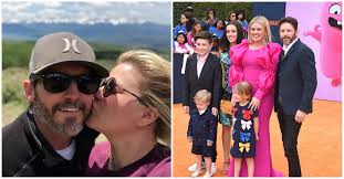 She was born to jeanne ann taylor (née rose), an english teacher & stephen michael clarkson, an engineer. Kelly Clarkson Shares Her Family Photos From Colorado Vacation Littlethings Com