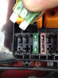 Cermin tingkap kereta tak boleh naik. Tekan Tak Naik Atau Turun Masalah Tingkap Kereta Datang Dari Tiga Punca Ini Maskulin