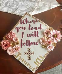45 Graduation Cap Decoration Flowers Party Ideas Https Sila High School Graduation Cap Decoration College Graduation Cap Decoration Graduation Cap Decoration