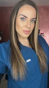 What are simple hair ideas for a gala?