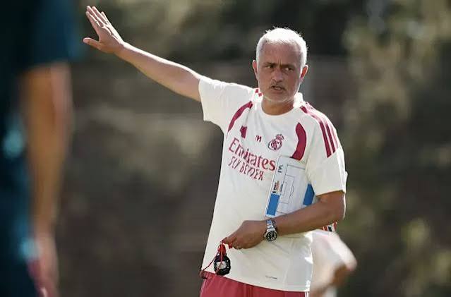 Real Madrid kick off 2026-27 preseason as Mourinho oversees first training session back - Yahoo Sports