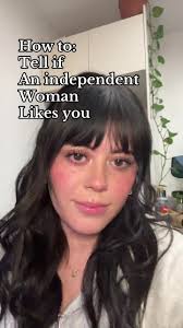 She is very mindful of her time #thwgirlwhoanalyzes #psychology  #bodylanguage #women