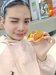 I got my Griffindor Donut yippie ~ 🥰😇🪄🧙🏻‍♀️