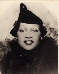 My grandmother in the middle, around 30's