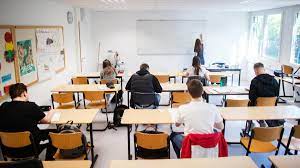 Besonders hart trifft es die kreisstadt soest. Nrw Corona Dortmund Will Schulen Trotz Veto Der Landesregierung Schliessen Welt