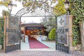 Zona tranquila con todos los servicios y comercios. Bodas En Madrid El Olivar Bodas Y Eventos