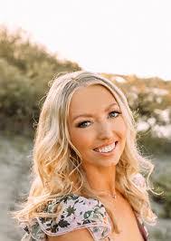 Amanda Deboer's Instagram, Twitter & Facebook