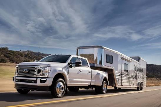 How to Tow a Trailer With a Truck | Capital One Auto Navigator