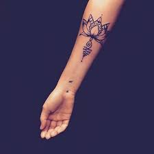 Les différents styles de tatouages femme. I Love This Tattoo Tatouage Beau Tatouage Tatouage Poignet