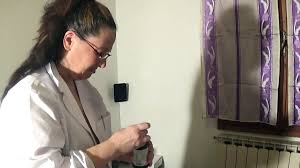 MILF Esegue Massaggi Nel Suo Studio: Big Ass Porn by Peccatrici Produzioni