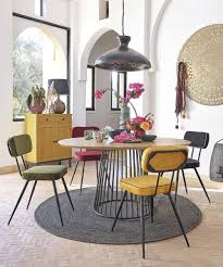 The lc6 table was designed by le corbusier, pierre jeanneret, charlotte perriand. Table A Manger Ronde 4 6 Personnes En Manguier D140 Dolores Maisons Du Monde