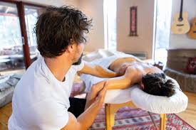 Eine massage sollte am anfang nicht länger als 20 minuten dauern und zu hause nur. Massage Zuhause Stressabbau Und Wellnessmoment Wip