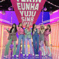 At the end of july 2021, she reached 1 million followers on tiktok. Netizens Are In Love With Gfriend S Retro Outfits For Mago Kpopmap