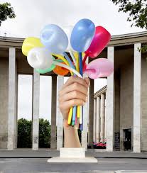 Jeff Koons Is Giving Sculpture To Paris To Remember Terror Victims The New York Times Born in 1955 in york, the united states he is famous for its giant sculptures and paintings but specially for his talent for provocation. jeff koons is giving sculpture to paris