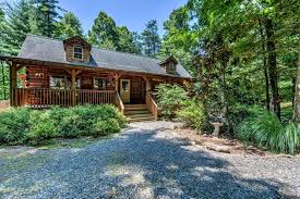 Whispering pond provides vacationers with a 1 bedroom romantic cabin getaway in the tennessee smoky mountains for a vacation that will be remembered forever. Hidden Pond Cabin Juno Updated 2021 Prices
