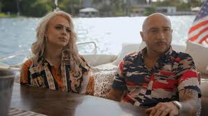 The wife of jailed mexican drug lord joaquín el chapo guzmán has been arrested in the us on suspicion of drug trafficking, us authorities say. Cartel Crew El Chapo S Wife Doesn T Want Your Judgment Los Angeles Times