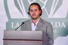 ⚜♚⚜ queens of gothic style ⚜♚⚜. Leon Presenta Su Nuevo Complejo La Esmeralda