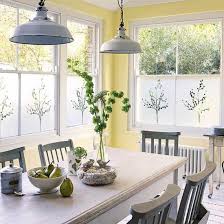 An unexpected coat of daring color on the ceiling or a splash of crisp white on. 25 Ideas For Dining Room Decorating In Yelow And Green Colors