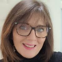 Debbie Vivian's Instagram, Twitter & Facebook