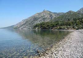 Είναι κτισμένη σε υψόμετρο 80 μ. Paralia Dafnhs Xiliadoy Eviagreece