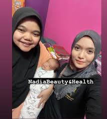 Tukang Urut Wanita (Nadia)