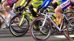 'normaal stapt zo'n kersverse papa alaphilippe snelt naar zege en geel in openingsrit tour de france. Drentse Verzorger In Tour De France Valpartij Was Schrikken Maar Hoort Bij Wielrennen Rtv Drenthe