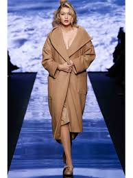 Expertly made in italy from the softest camel hair, this piece has an optional belt and a large hood to protect your face from icy winds.shown here with: ØªÙ…ÙŠØ² Ù…Ø²Ø±Ø§Ø¨ Ø£Ø±Ø´ÙŠÙ Max Mara Belted Camel Coat Getblank Net