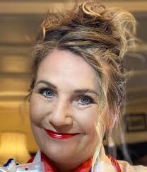 REALLY looking forward to Friday morning's show, I am joined in the studio  by the crazy, fabulous actress, director and entrepreneur Rachel Vowles who  will be telling us about Shakespeare in the