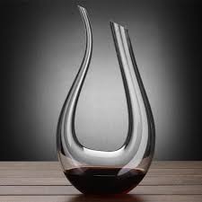 Description Outre Son Design Original Qui Ne Passe Pas Inapercu Cette Carafe Offre Egalement L Avantage De Pouvoir Faire Decanter Carafe Bouteille D Eau Vin