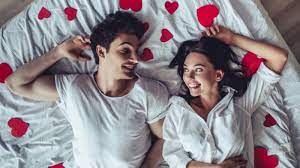 Musik romantis untuk makan malam dengan kekasih. 10 Lagu Romantis Untuk Temani Anda Bercinta Malam Ini