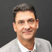 Alex Labeau's Instagram, Twitter & Facebook