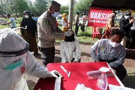 Anda juga dapat mengklik rekomendasi terkait untuk melihat lebih banyak gambar latar belakang di database besar. Covid Di Indonesia Kasus Virus Corona Melonjak Ahli Khawatir Ada Bom Waktu Covid 19 Dalam Dua Hingga Tiga Pekan Mendatang Bbc News Indonesia