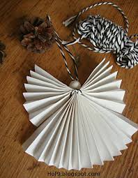 Basteln Diy Papierengel Engel Aus Papier Falten Weihnachtsengel Falten Weihnachtsdeko D Basteln Weihnachten Papier Weihnachtsengel Weihnachtsengel Basteln