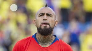 Peki la casa de papel'in türk versiyonu çekilse, hangi aktörün profesör'ü oynamasını isterdin? Arturo Vidal Sorprende Posando Como Un Miembro Mas De La Casa De Papel Meganoticias