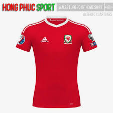 Hlv ryan giggs và đội tuyển xứ wales dường như chưa tìm được sự gắn kết cần thiết, khi đội bóng chỉ thắng 2/5 trận đấu gần nhất. Máº«u Ao Ä'áº¥u Tuyá»ƒn Xá»© Wales Euro 2016 2017 San Nha San Khach