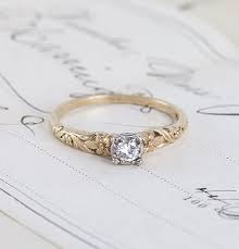 1940s Floral Two Tone Diamond Solitaire I Like The Design But I Don T Li Vintage Engagement Rings Unique Vintage Engagement Rings Simple Wedding Rings Vintage