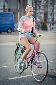 chicks with toys おしゃれまとめの人気アイデア pinterest diana marin 自転車ガール サイクリスト 自転車