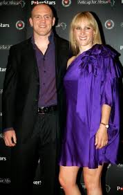 Theirs was a modern affair on july 30, 2011, with none of the high ceremony of prince william and catherine middleton's wedding, which had taken place just months prior. Zara Phillips Engagement Ring From England Rugby Star Mike Tindall Daily Mail Online