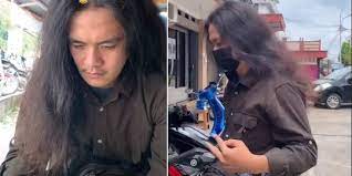 Check spelling or type a new query. Cowok Gondrong Jadi Begini Usai Potong Rambut Pacarnya Sampai Kaget Bilang Siapa Nih Merdeka Com