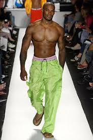 His height is 1.83 m tall, and his weight is 88 kg. Tyson Beckford