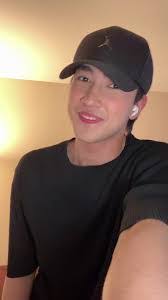 Matthew Younger's Instagram, Twitter & Facebook