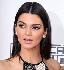 Create a brown smokey eye and then pack a glittery gold eyeshadow across your eyelid. Picture Of Best Makeup Ideas For Brown Eyes 15