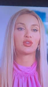 90 Day Fiancé Cast Member Loren Asking for $10,000 from Fans