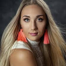 Kristi Downey's Instagram, Twitter & Facebook