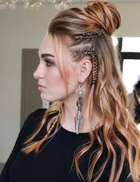 Searching for hairstyles for greasy hair? 30 Best Hairstyles For Greasy Hair To Hide Oily Roots And Strands In 2021