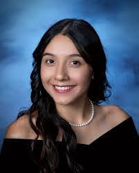 Alondra Lua's Instagram, Twitter & Facebook