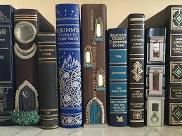 Faeries Dont Only Live In The Woods You Know A Lot Of Faeries Are Bibliophiles To Make A Home Inside A Book Is Their Ide Fairy Book Book Nooks Bookshelf Art